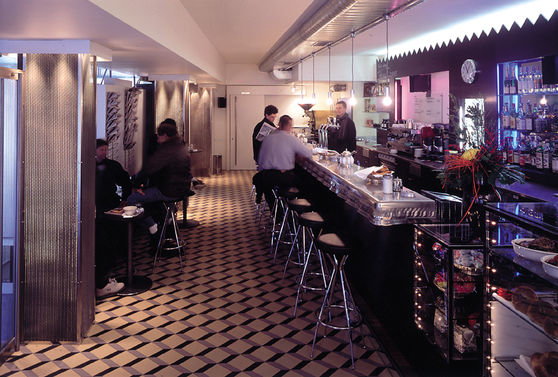 Zoom: Café-Bar Adrianos Bern