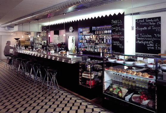 Zoom: Café-Bar Adrianos Bern